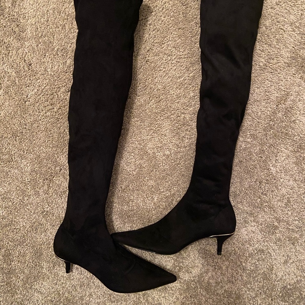 ❌SOLD❌Zara over the knee boots 8.5M